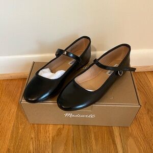 Steve Madden Vinetta Black Leather Flats